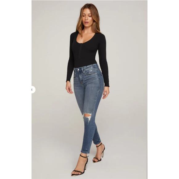 GOOD AMERICAN NWT Good Legs Crop Distressed Jean in Blue261 // 0 - Picture 2 of 14